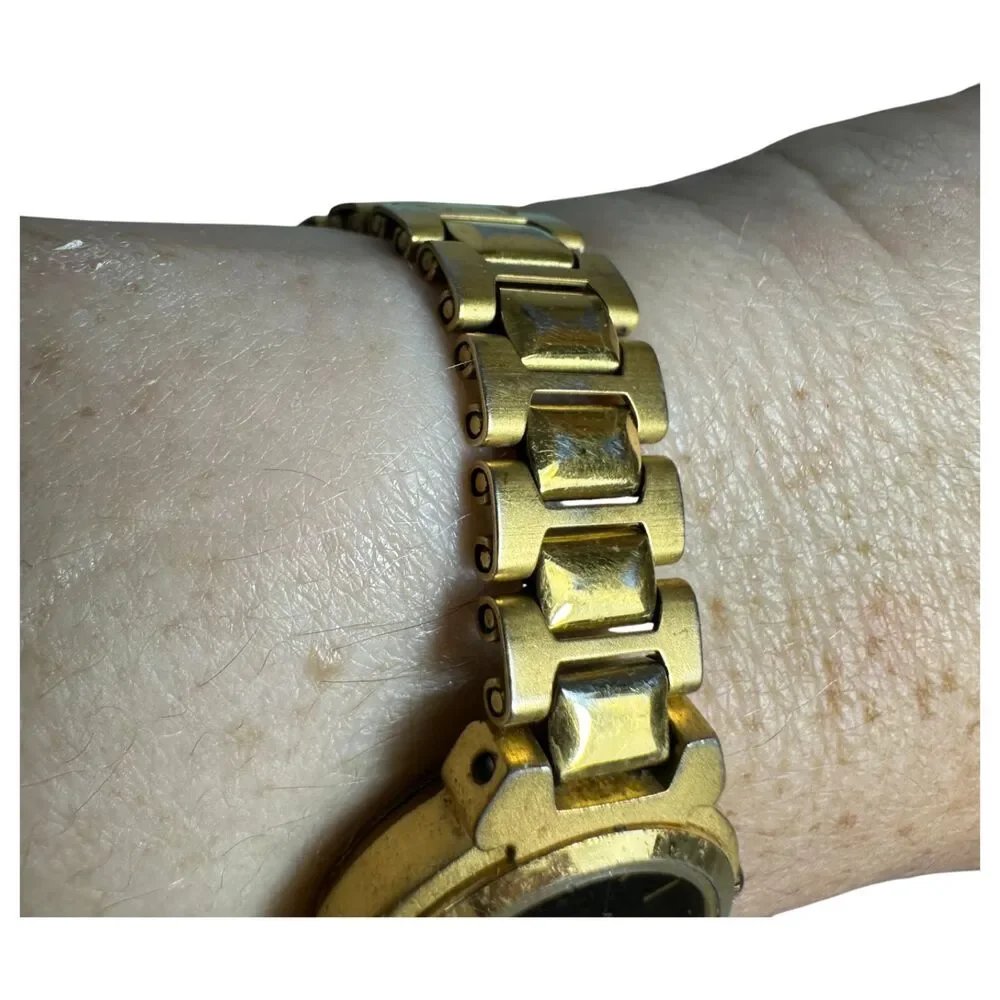 Oscar de la Renta Studio Watch Gold Tone Women's - Needs battery
